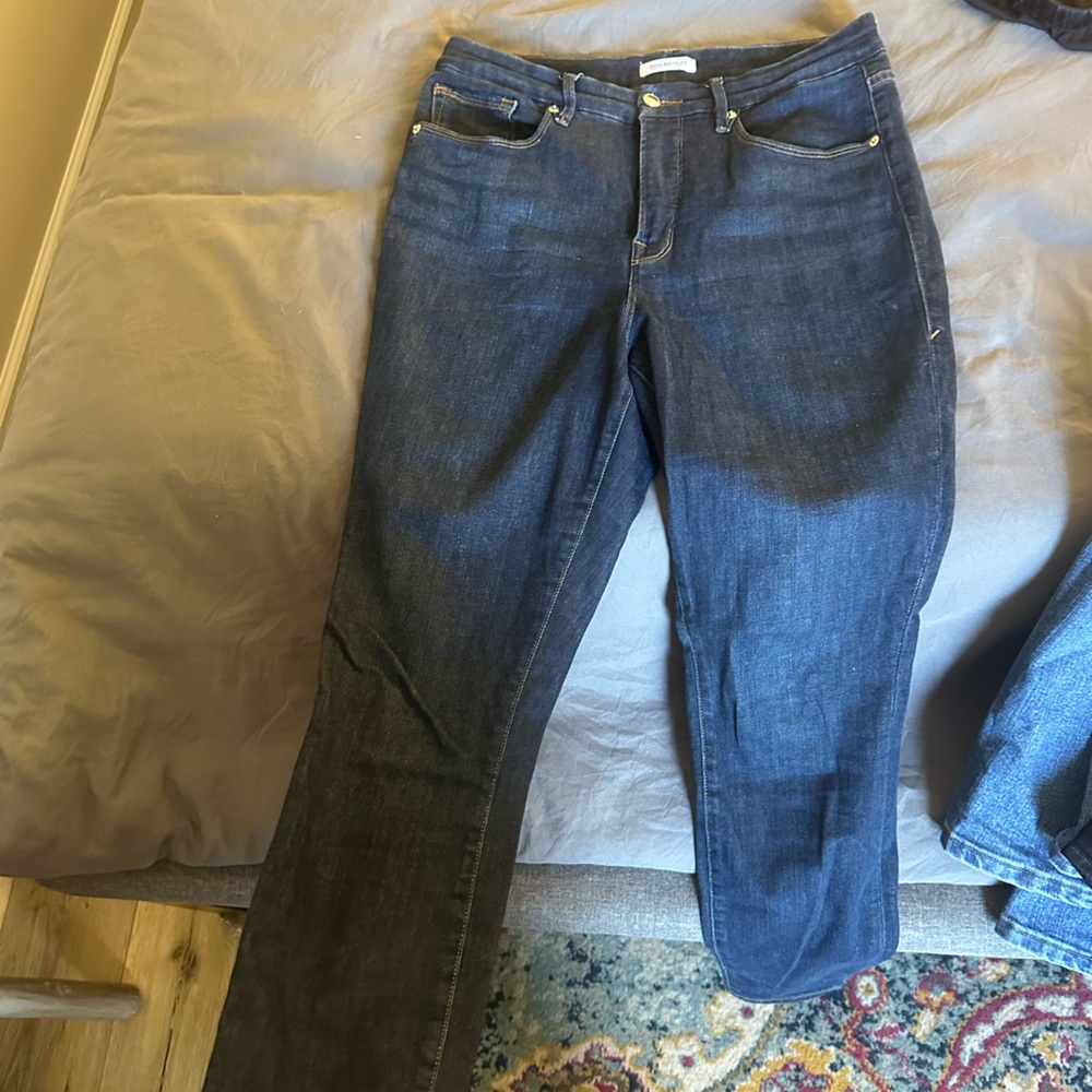 Good American good legs size 14 denim never worn. Perfect condition.